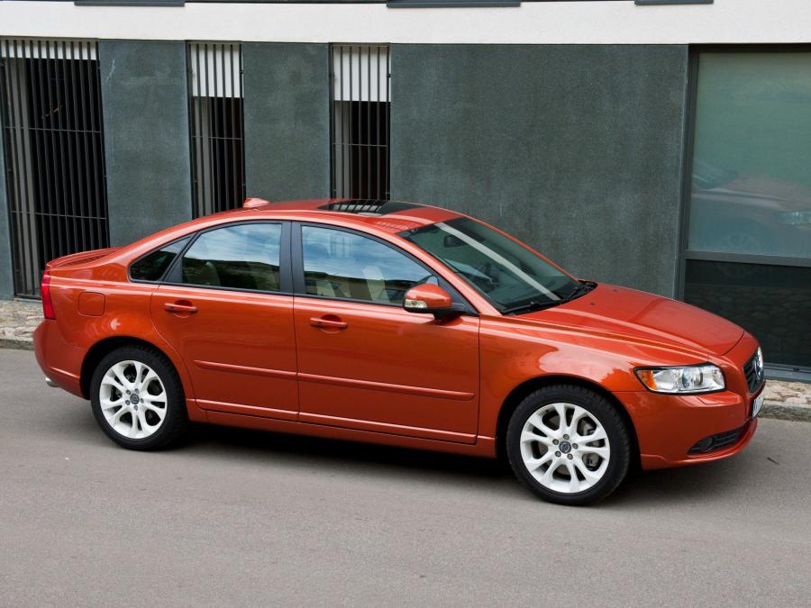  Volvo S40 D4 2010 года  (фото 7 из 9)